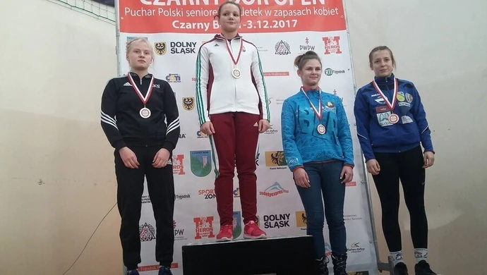 Zapaśniczki AKS zakończyły klubowy sezon...z sukcesami