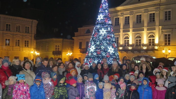 Choinka już świeci