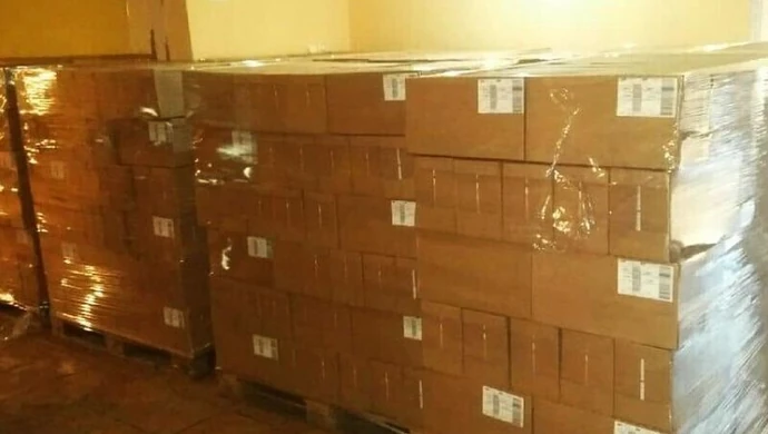 Kilkanaście tysięcy opakowań podrobionego mleka dla niemowląt 