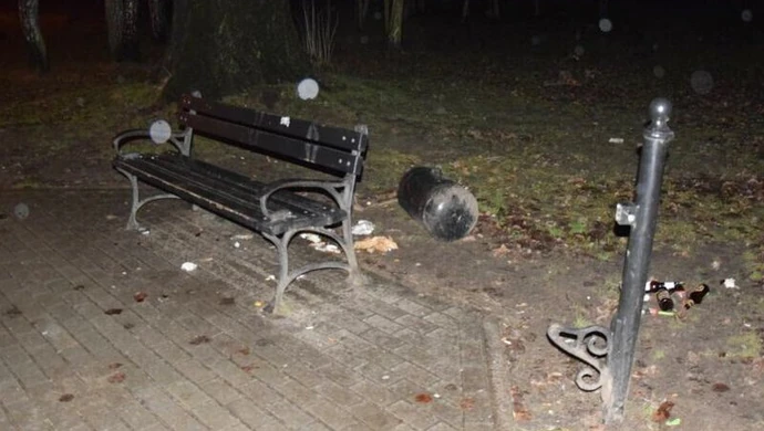 Uliczna demolka w Boże Narodzenie 