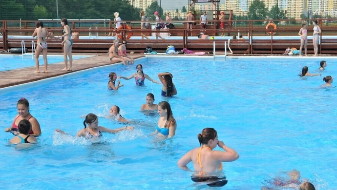 Odkryty basen w Piotrkowie całkiem realny