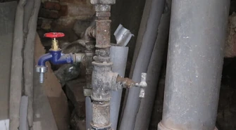 Nie ma wody, bo... zamarzła w rurach