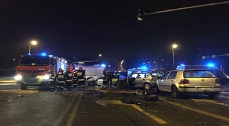 Zderzenie autobusu z osobówkami w centrum Piotrkowa 