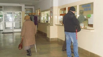 Przychodnia wynosi się z Dmowskiego. Miasto nic nie wie 