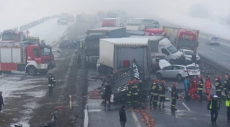 Policja szuka świadków karamboli na A1