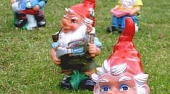 Ukradł łabędzie, trole i krasnale 