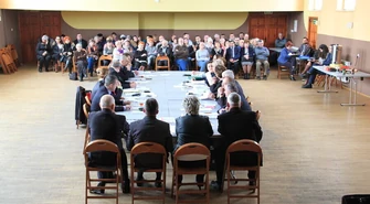 Reforma oświatowa podzieliła radnych, nauczycieli i mieszkańców