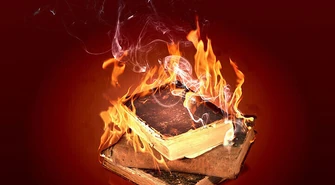 Zbiórka książek po pożarze w bibliotece