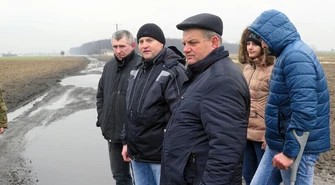 Wyboje, dziury i kałuże na Świerkowej. "Jesteśmy odcięci od świata" 