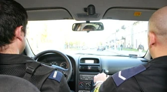 Staruszka potrzebowała pomocy, zareagował sąsiad 