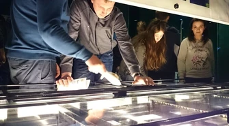 Uczniowie z Szydłowa weszli do skarbca NBP 