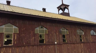 Powybijane szyby w kościele