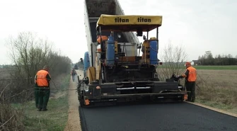 Nowy asfalt w Bujnach