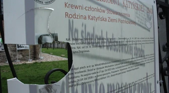 Kto zniszczył wystawę o Katyniu? 