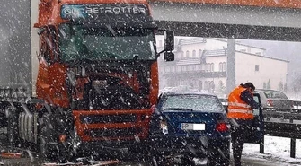 Fatalne warunki jazdy &#8211; utrudnienia na DK1 i S8