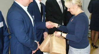 Absolwenci szkół technicznych odebrali wyróżnienia