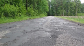 Dziury i łaty... Kiedy remont drogi Piotrków - Koło?
