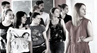 Kamienica na... Saskiej Kępie. Piosenki Osieckiej w Piotrkowie