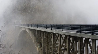 Budujemy mosty dla pana ... 