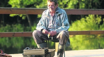 Aktor z Piotrkowa w "Pensjonacie nad rozlewiskiem"