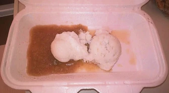 W szpitalu czy w więzieniu? Gdzie lepiej karmią? 