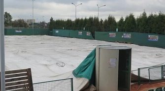 Piotrków. Hala balonowa uszkodzona