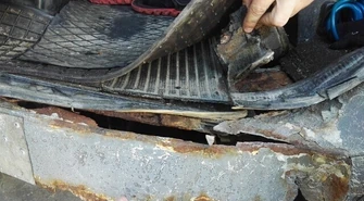 Kabinę zżerała rdza