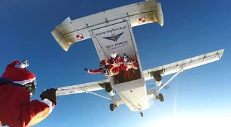 Mikołaje prosto z nieba