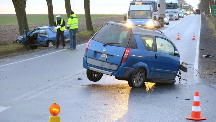 Wypadek na drodze krajowej 91. Jedna osoba trafiła do szpitala 