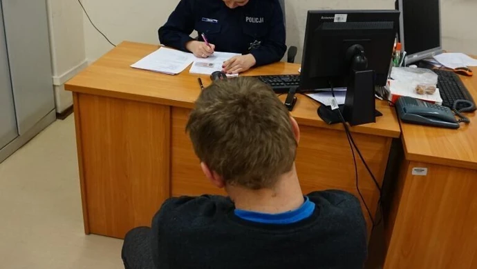 Ukradł rower z parkingu galerii