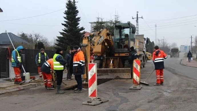 Budowa kanalizacji w gm. Wola Krzysztoporska. Pierwsze odbiory robót budowlanych