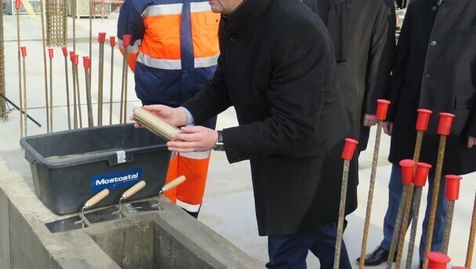 Mediateka w Piotrkowie. Akt erekcyjny wmurowany 