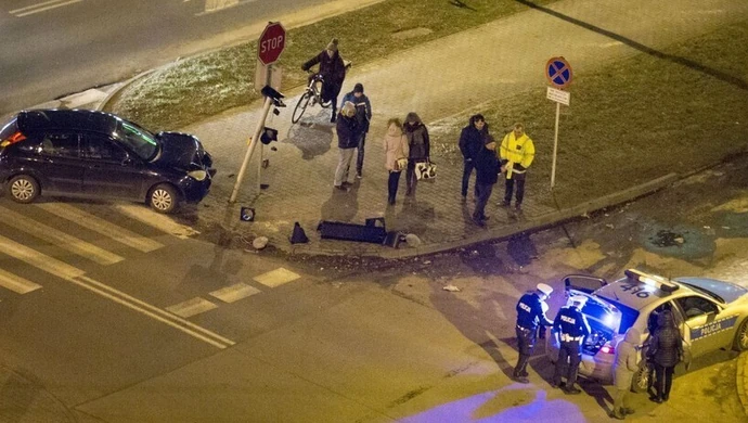 Kolizja na skrzyżowaniu przy galerii 