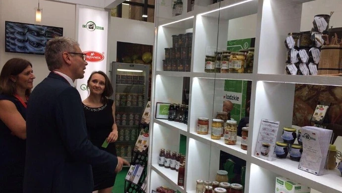 Łódzkie produkty spożywcze na chińskich stołach