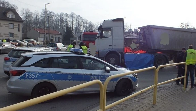 Zginęła pod kołami tira 