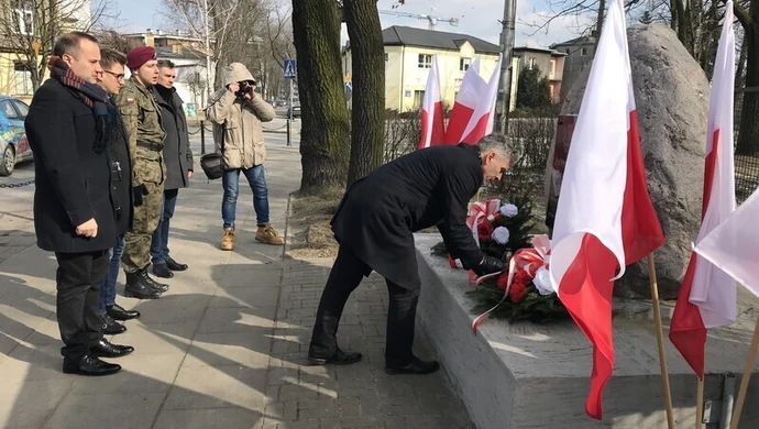 Złożyli kwiaty ku czci żołnierzy wyklętych