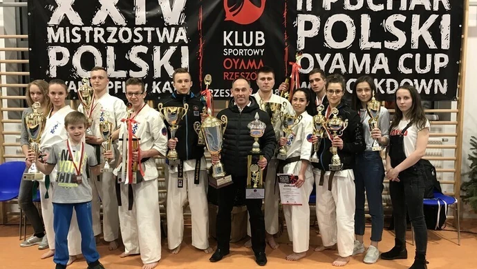 Udane starty klubu Oyama Karate WASHI w krajowych imprezach