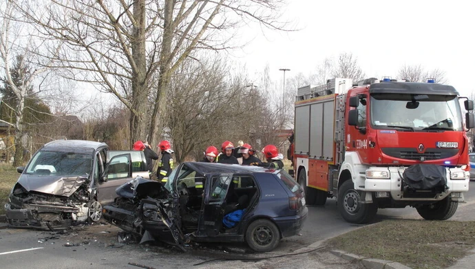 Zderzenie dwóch aut na ul. Glinianej