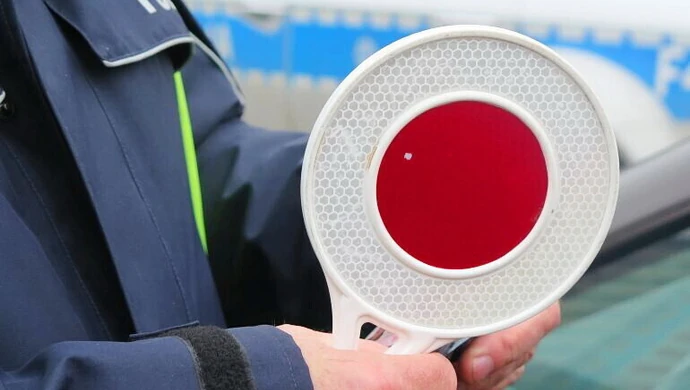 Fałszywy policjant zatrzymywał kierowców 