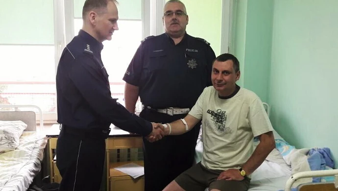 Pościg za pijanym kierowcą bmw. Ranny policjant 