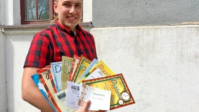 14 lat nauki bez zwolnień i wagarów