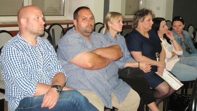 Ich posesje zalewa woda. Chcą, by miasto odwodniło teren