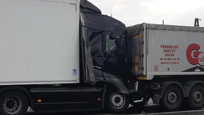 Zderzenie tirów na DK74