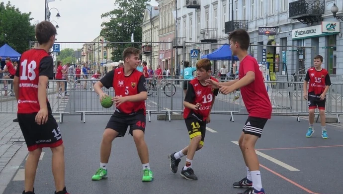 Na Słowackiego grali w ręczną 