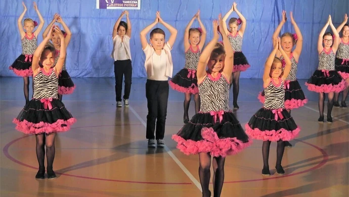 Tancerze z całej Polski rywalizują w Piotrkowie