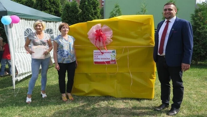 Dom Dziecka obsypany prezentami