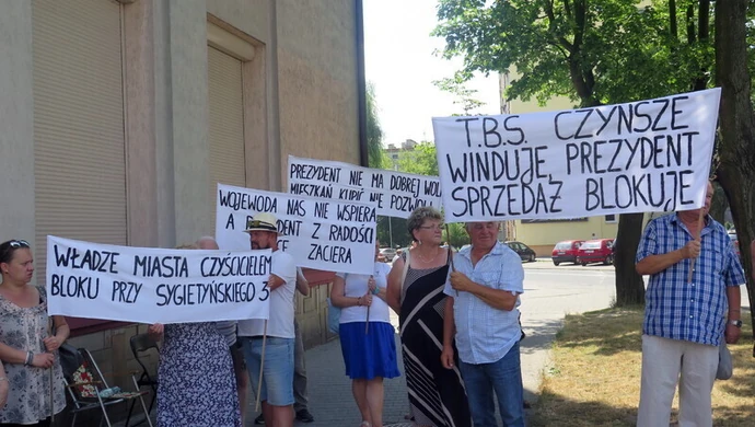 Spór o wykup mieszkań przed piotrkowskim magistratem