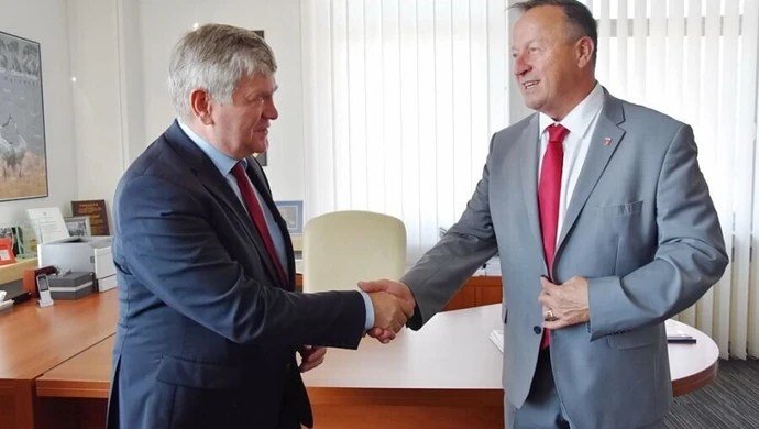 Marszałek dał granty