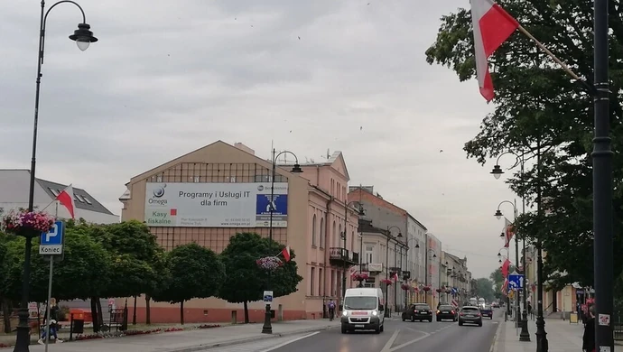 Flagi na ulicach Piotrkowa. Nowe lipcowe święto