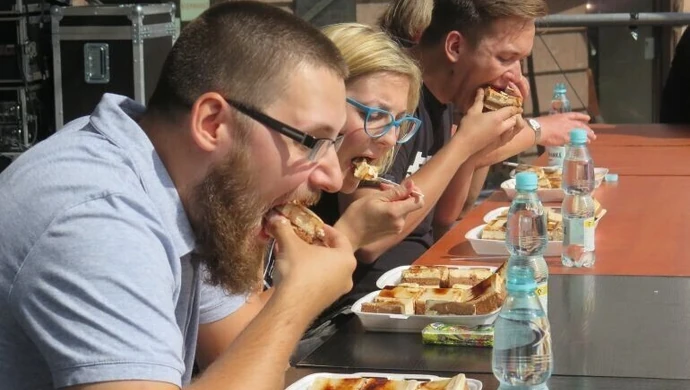 250 pijaków na piotrkowskiej Starówce